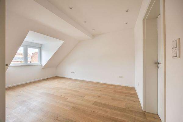 Separate Küche mit praktischem Grundriss und idealer Basis für eine individuelle Einbauküche