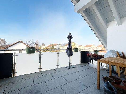 überdachter Süd-West-Balkon