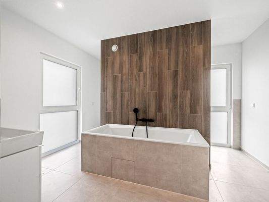 Ansprechendes Tageslichtbad