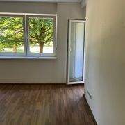 Leerer Raum mit Fenster