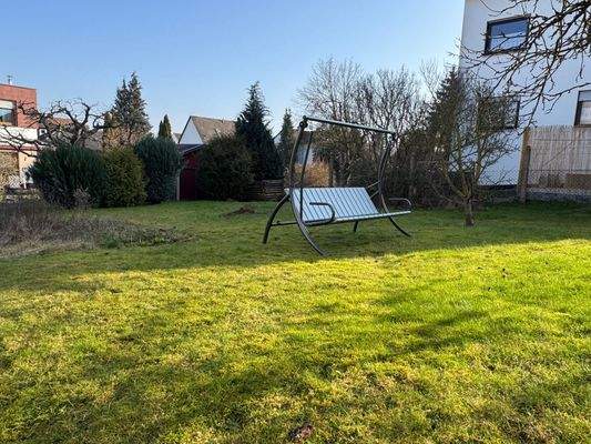 großzügiges Grundstück