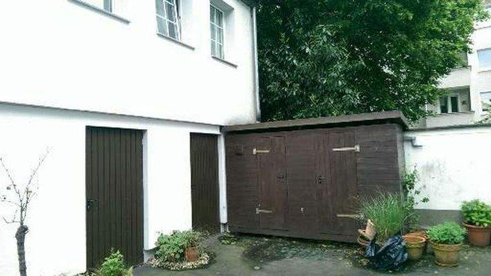 2 Garagen mit Tür Rechts