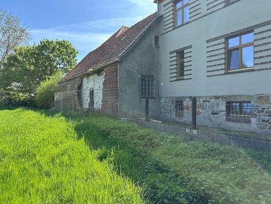 Eingefallene Mauer - Stall