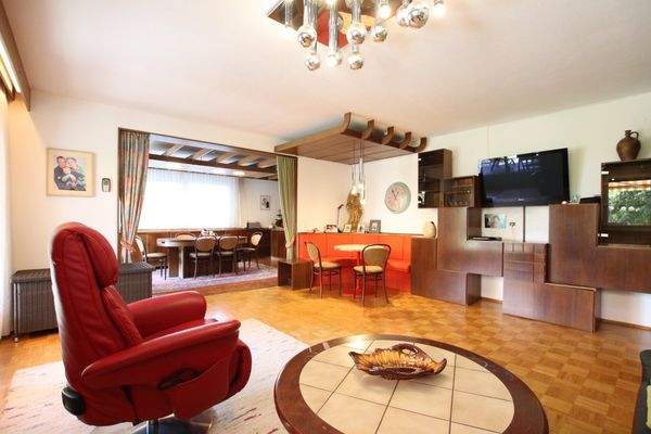 270m² gepflegter Bungalow (Zweifamilienwohnhaus) mit ausgebautem Dachgeschoss und 1.318m² Grund in Viktring in TOPLAGE