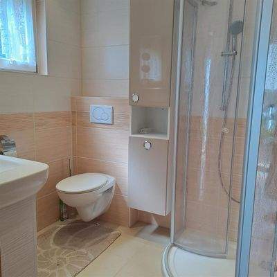 Modernisiertes Duschbad