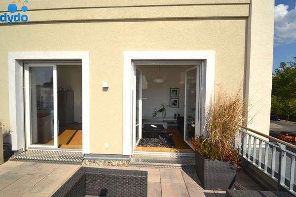 2 Zugänge von der Dachterrasse aus ins WZ/Küche