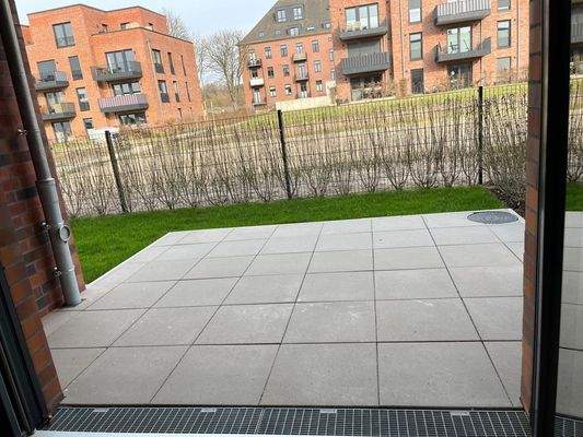 Teilweise überdachte Terrasse