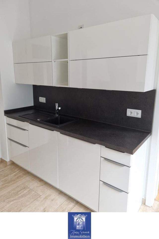 Ihre Traumwohnung mit hochwertiger Ausstattung und großer Loggia am Neumarkt! EBK! - Foto 3