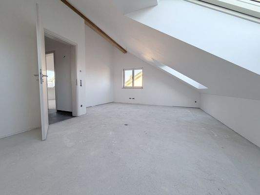 Großes Studio im Dachgeschoss