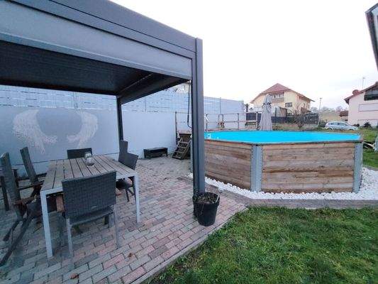 Terrasse mit Pool