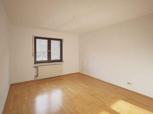 Geräumiges Kinder- oder Arbeitszimmer