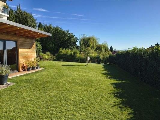 Garten mit Gartenhaus