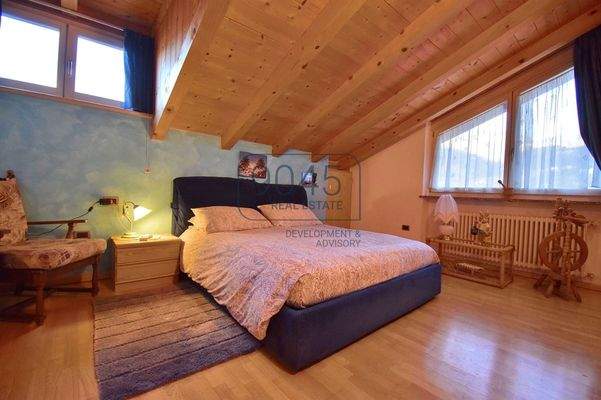 Großzügige Villa mit Privatgarten, unabhängiger Dependance und Gemeinschaftspool 