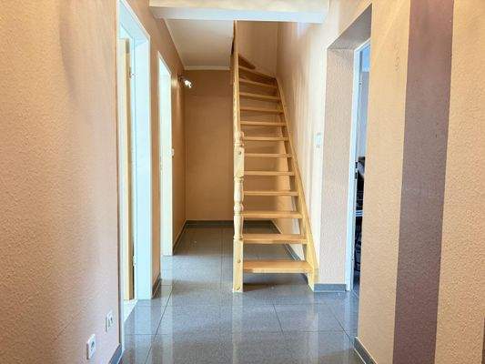 Flur mit Treppe
