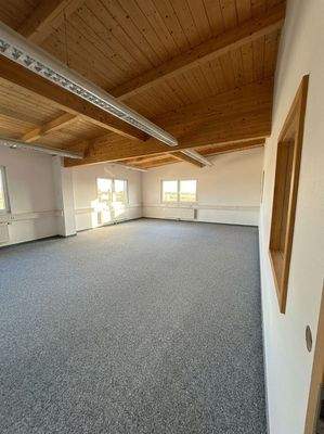 Großer heller Büroraum