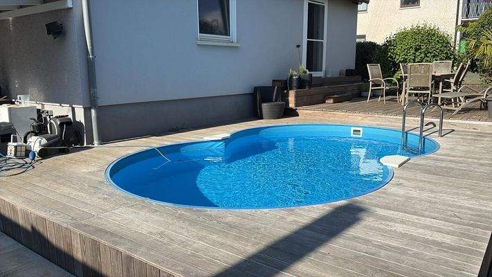 Terrasse mit Pool