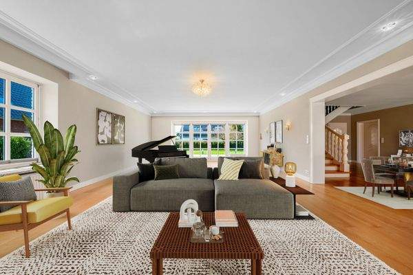 Wohnzimmer (mit Möblierungsvorschlag)