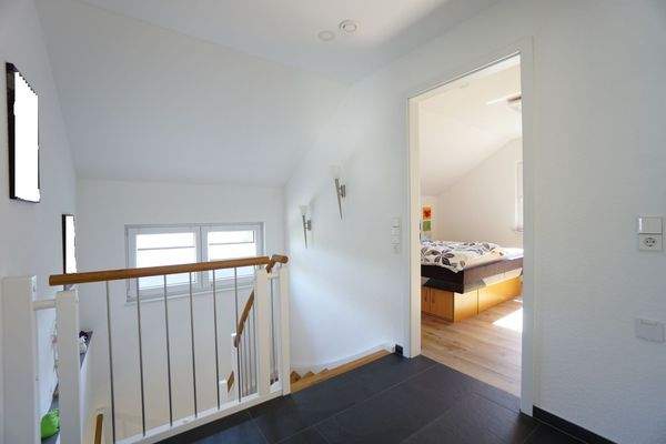 Flur mit Fliesenboden