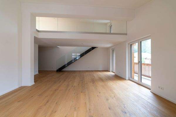 Wohnzimmer mit Galerie