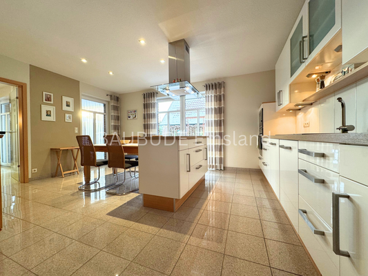 Hochwertige Einbauküche