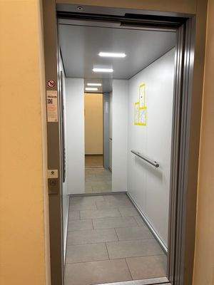 Aufzug im Haus (alle Etagen erreichbar)