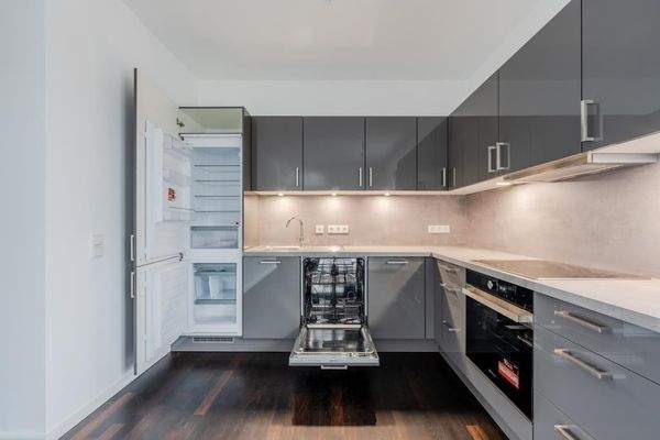 Einbauküche mit Geräten