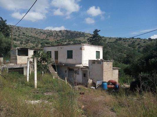 Kreta, Stilos: Landgrundstück mit Wohnhaus zu verkaufen