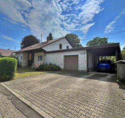 Gebäudeansicht/Garage/Carport/Stellplätze