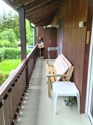 Überdachter Balkon