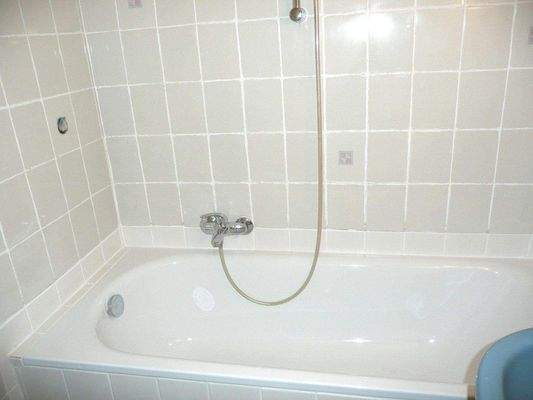 Bad : Wanne mit Dusche 