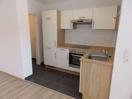 Whg. 3: offene Küche mit EBK