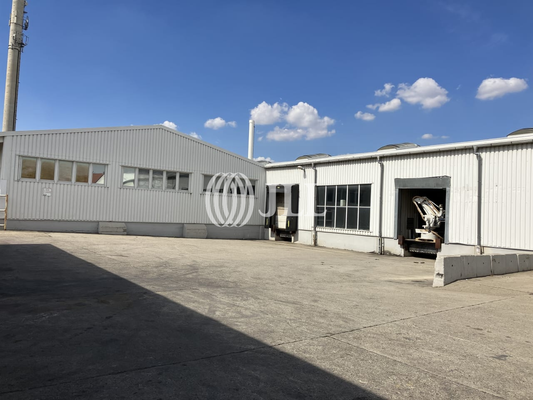 Rampenandienung Halle 1