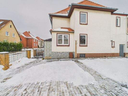 CAM03816G0-PR0122-STILL024