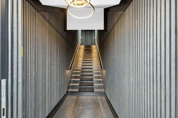 Treppenaufgang zum Büro