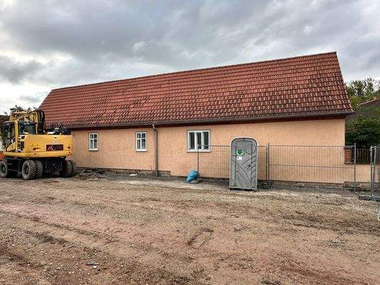 Wohnhaus - Straßenansicht 2