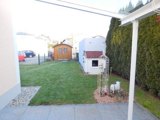 Garten mit Gartenhaus