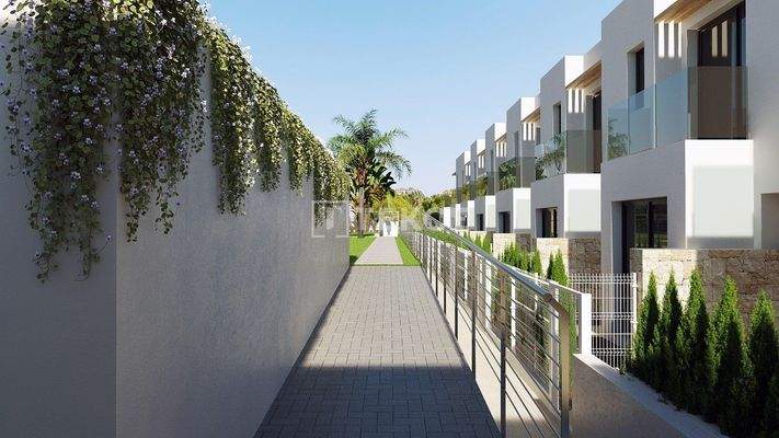 Elegant 3-Bed Villas in Finestrat with Communal Pool & Garden