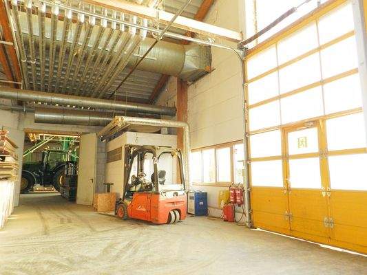 LKW befahrbare Hallen