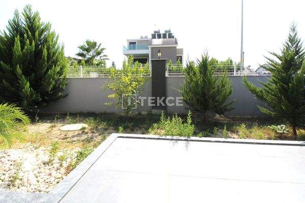Flat with a Shared Pool Near Golf Courses in Kadriye Antalya