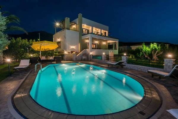 Kreta, Roussospiti: Luxusvilla mit endlosem Meerbl