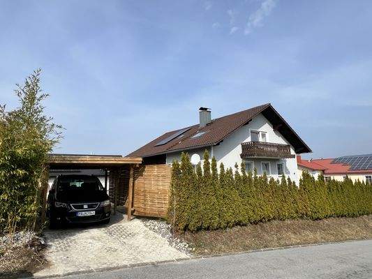 Ostansicht und Carport