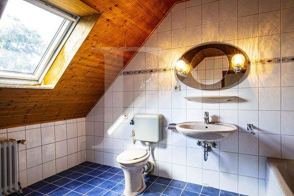 Badezimmer im Dachgeschoss