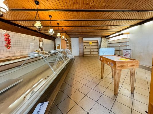 Verkaufsraum und Theke.jpg