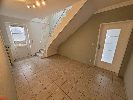 EG Eingangsbereich / Flur / Treppenhaus