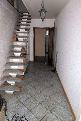Flur EG mit Treppe 
