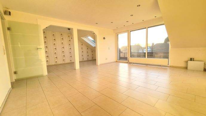 Wohn- &amp; Essbereich