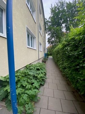 Hausansicht Zugang.jpg