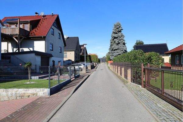 Ruhige Anwohnerstraße im direkten Wohnumfeld