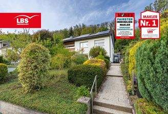 Zugang zum Grundstück und Haus