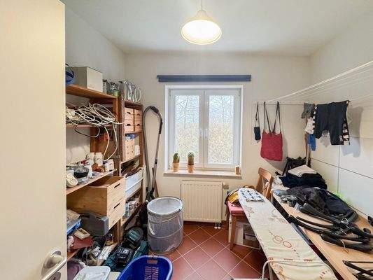 kleines Gäste,-Arbeitszimmer im OG